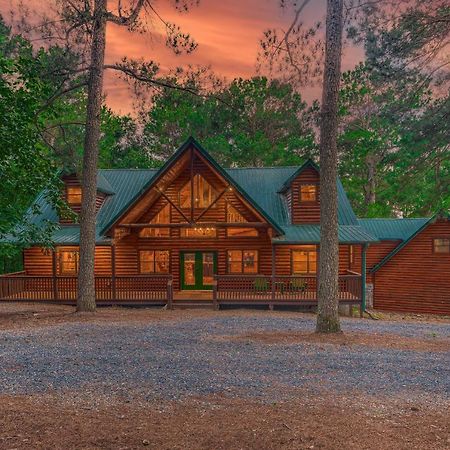 The Eastwood Spacious Retreat With 4 King En-Suites - Hot Tub - Pet-Friendly - Cozy Fire Pit - Prime Location - Multi-Family Broken Bow Esterno foto