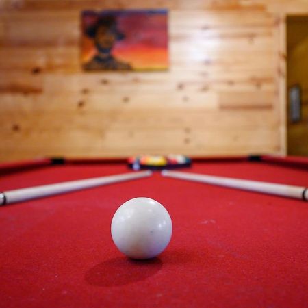The Eastwood Spacious Retreat With 4 King En-Suites - Hot Tub - Pet-Friendly - Cozy Fire Pit - Prime Location - Multi-Family Broken Bow Esterno foto