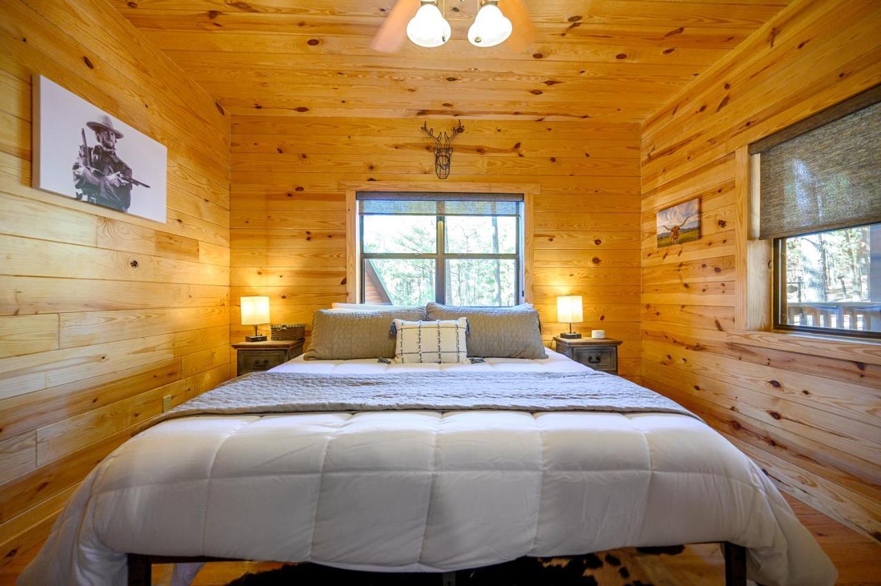 The Eastwood Spacious Retreat With 4 King En-Suites - Hot Tub - Pet-Friendly - Cozy Fire Pit - Prime Location - Multi-Family Broken Bow Esterno foto