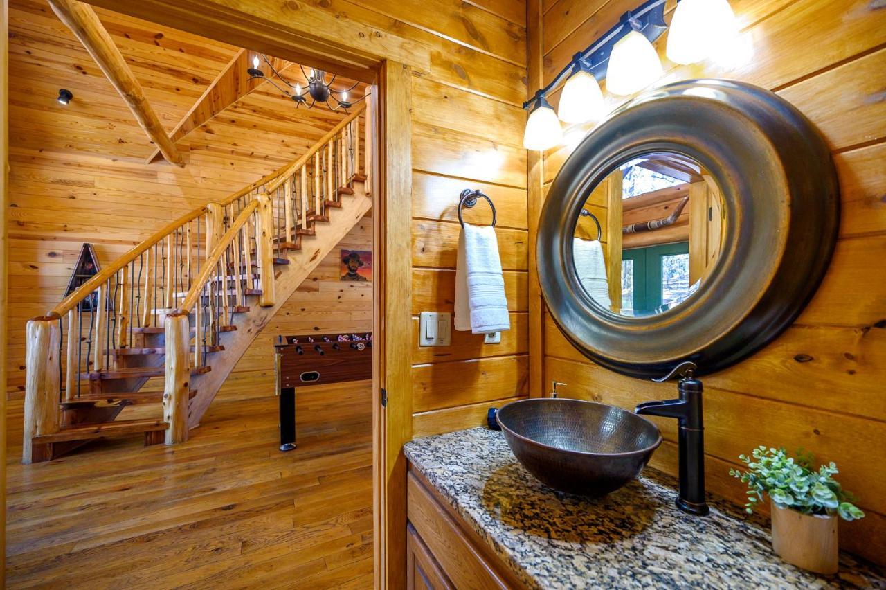 The Eastwood Spacious Retreat With 4 King En-Suites - Hot Tub - Pet-Friendly - Cozy Fire Pit - Prime Location - Multi-Family Broken Bow Esterno foto