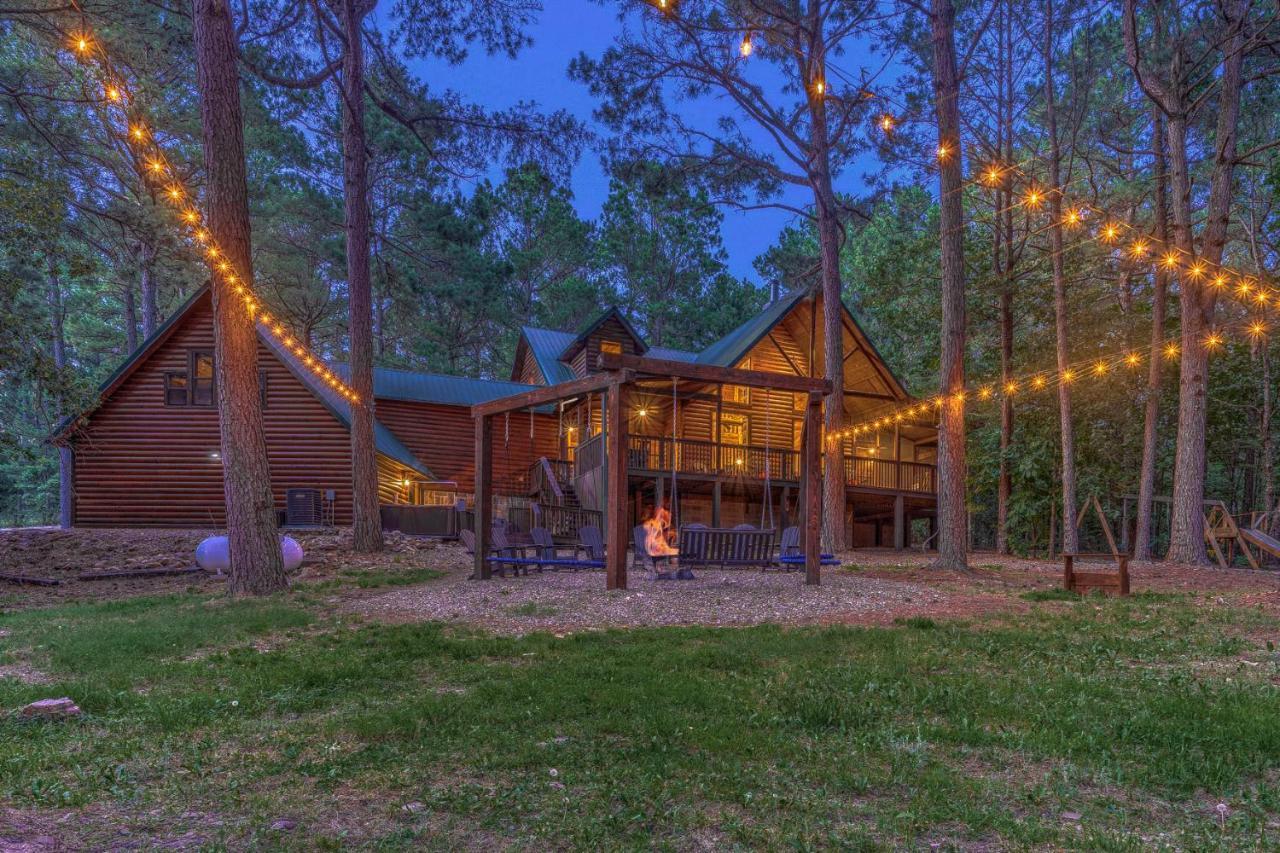 The Eastwood Spacious Retreat With 4 King En-Suites - Hot Tub - Pet-Friendly - Cozy Fire Pit - Prime Location - Multi-Family Broken Bow Esterno foto