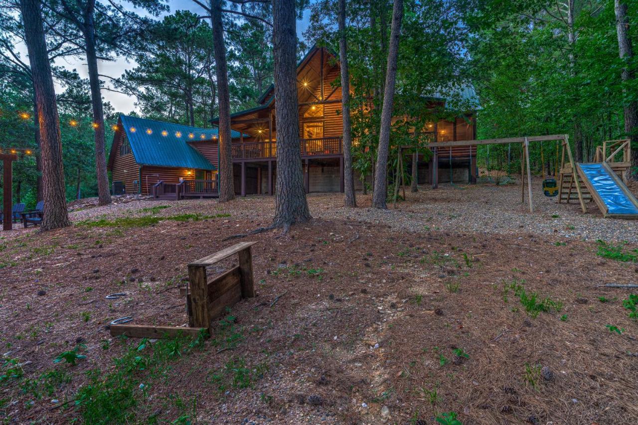 The Eastwood Spacious Retreat With 4 King En-Suites - Hot Tub - Pet-Friendly - Cozy Fire Pit - Prime Location - Multi-Family Broken Bow Esterno foto