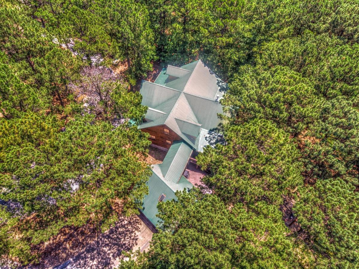 The Eastwood Spacious Retreat With 4 King En-Suites - Hot Tub - Pet-Friendly - Cozy Fire Pit - Prime Location - Multi-Family Broken Bow Esterno foto