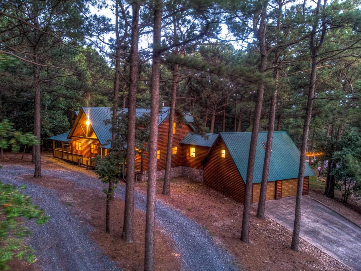 The Eastwood Spacious Retreat With 4 King En-Suites - Hot Tub - Pet-Friendly - Cozy Fire Pit - Prime Location - Multi-Family Broken Bow Esterno foto