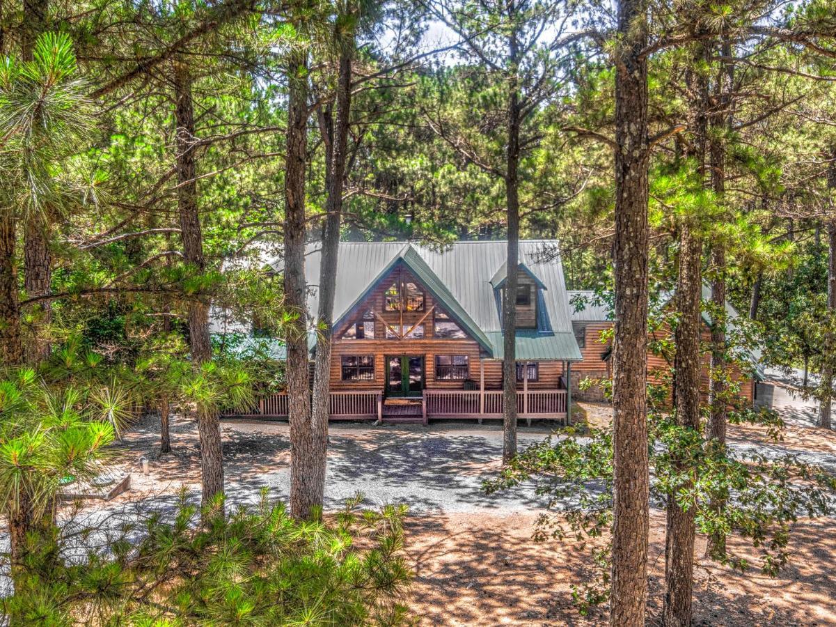 The Eastwood Spacious Retreat With 4 King En-Suites - Hot Tub - Pet-Friendly - Cozy Fire Pit - Prime Location - Multi-Family Broken Bow Esterno foto
